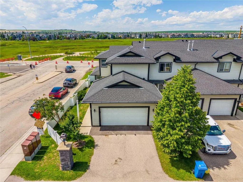 12 Silver Creek Boulevard NW Airdrie AB T4B 2R2