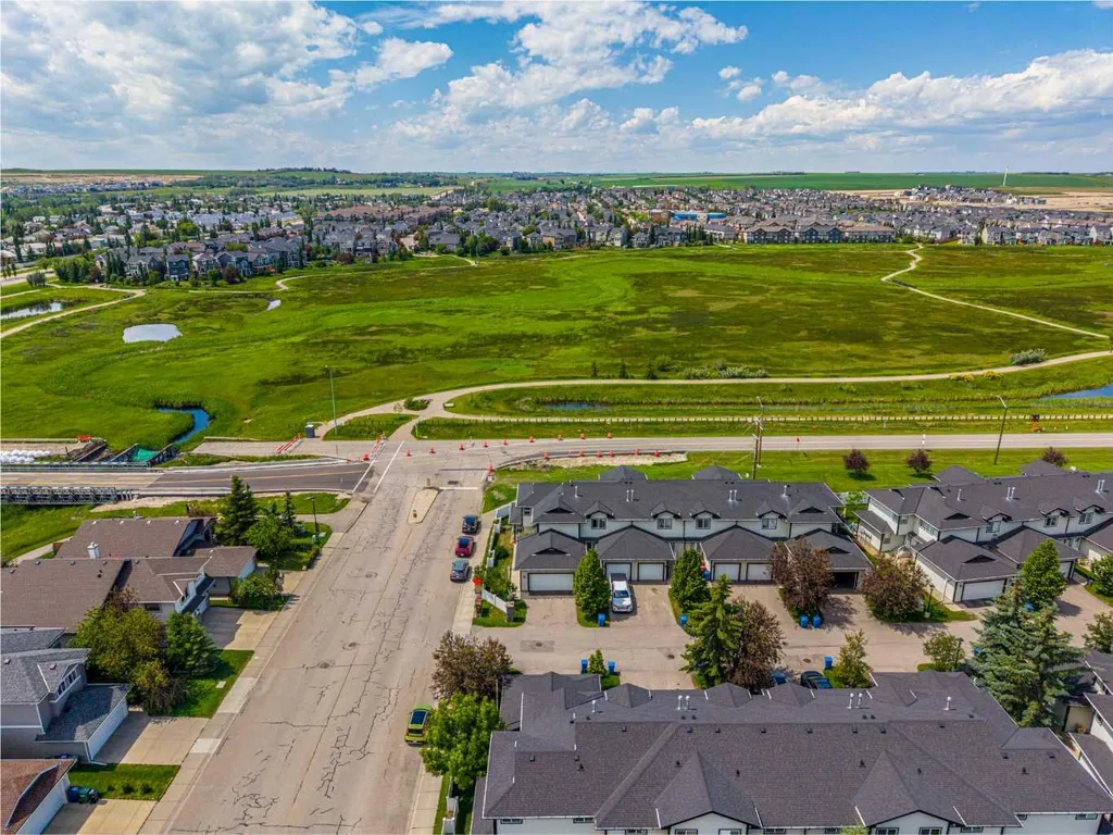 12 Silver Creek Boulevard NW Airdrie AB T4B 2R2