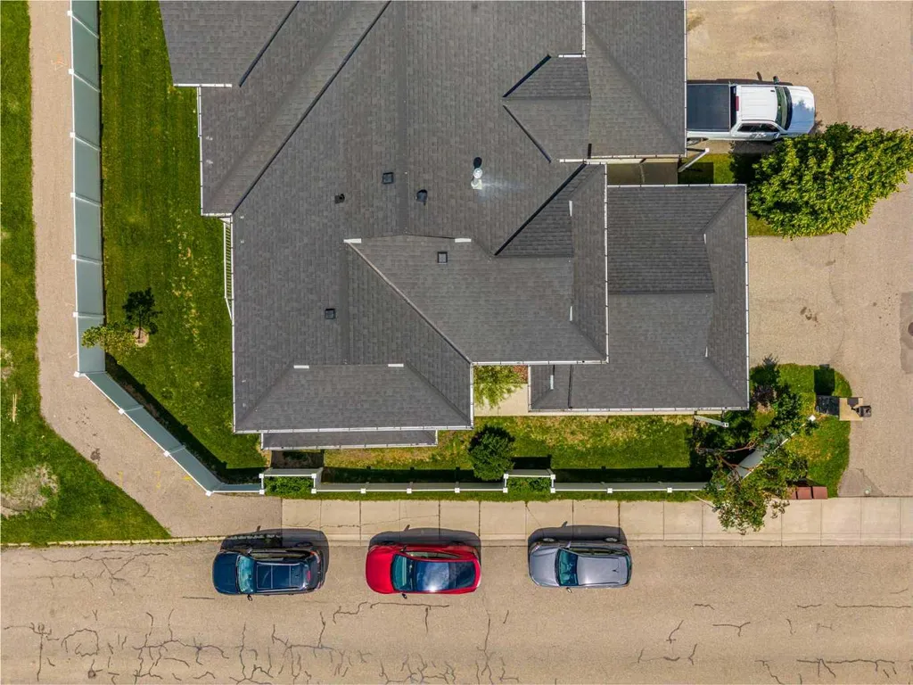 12 Silver Creek Boulevard NW Airdrie AB T4B 2R2