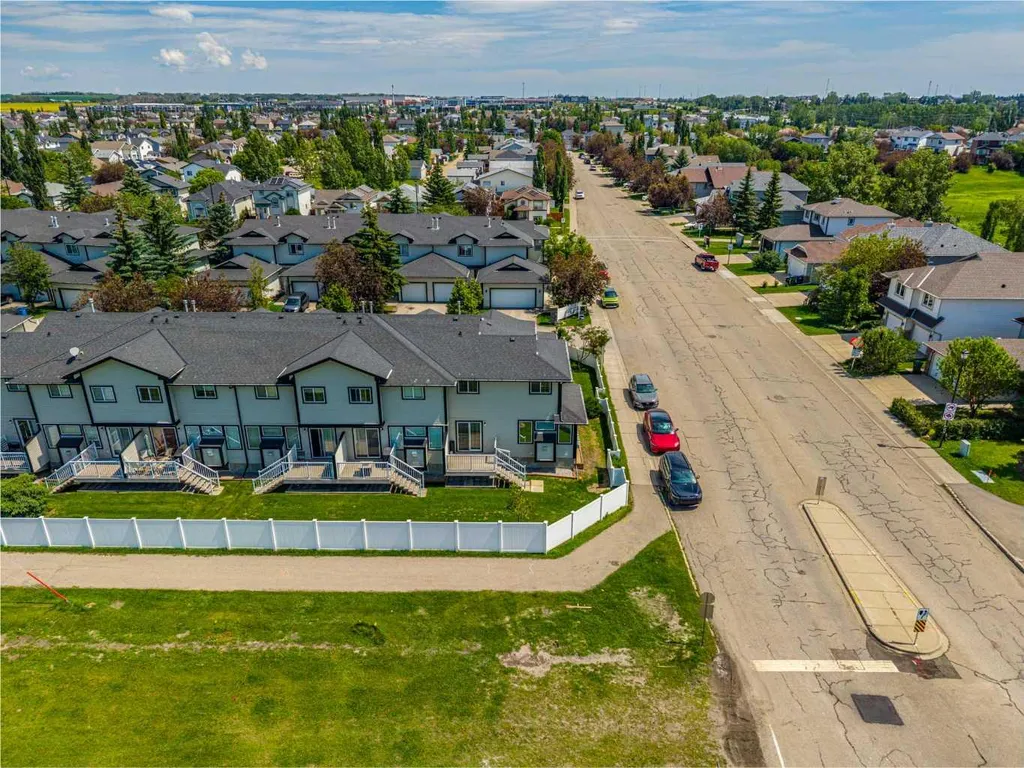 12 Silver Creek Boulevard NW Airdrie AB T4B 2R2
