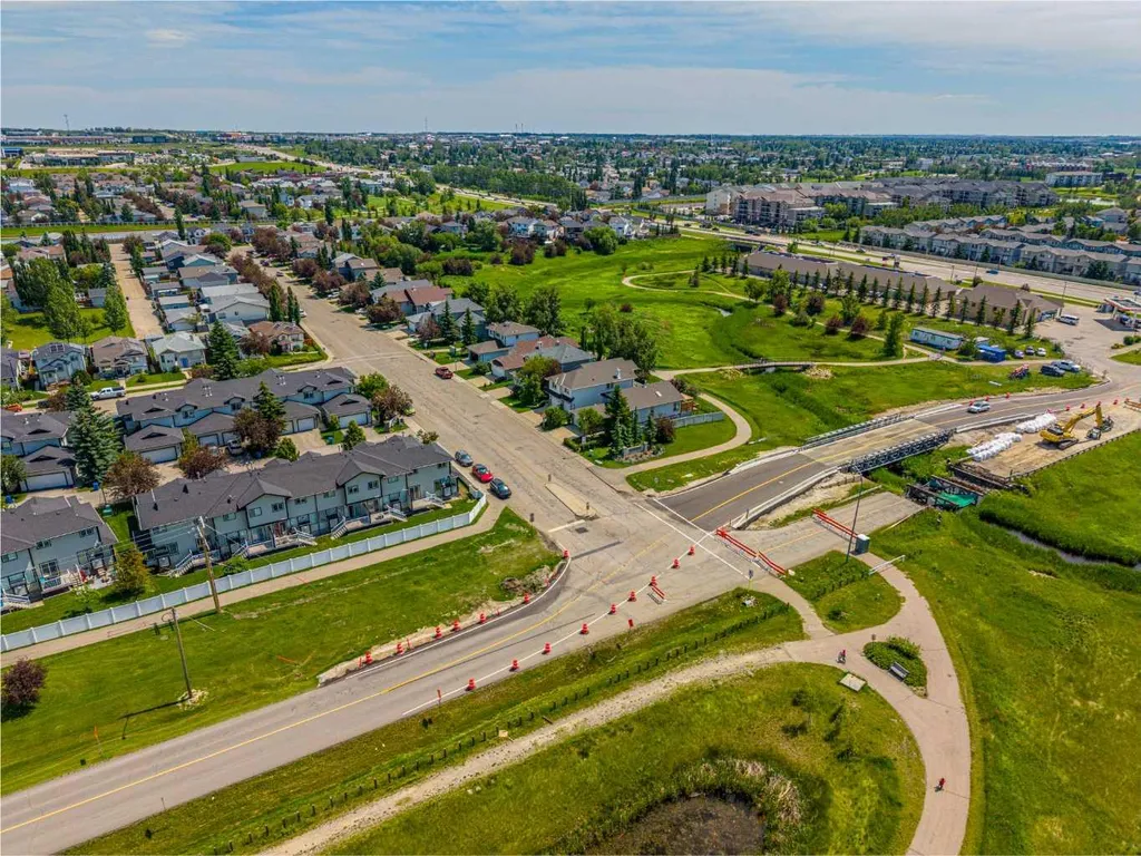 12 Silver Creek Boulevard NW Airdrie AB T4B 2R2