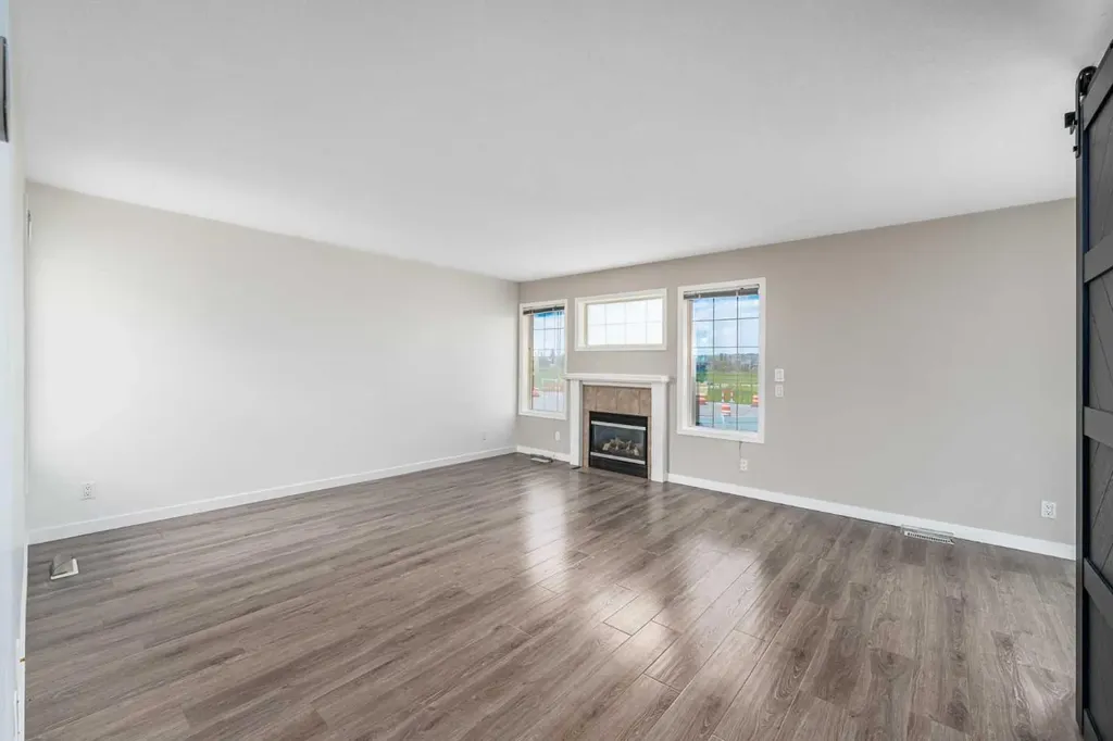12 Silver Creek Boulevard NW Airdrie AB T4B 2R2