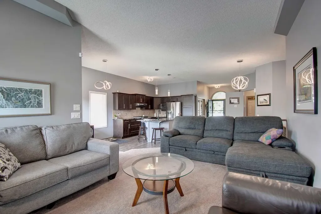 2391 Morris Crescent SE Airdrie AB T4A2B6