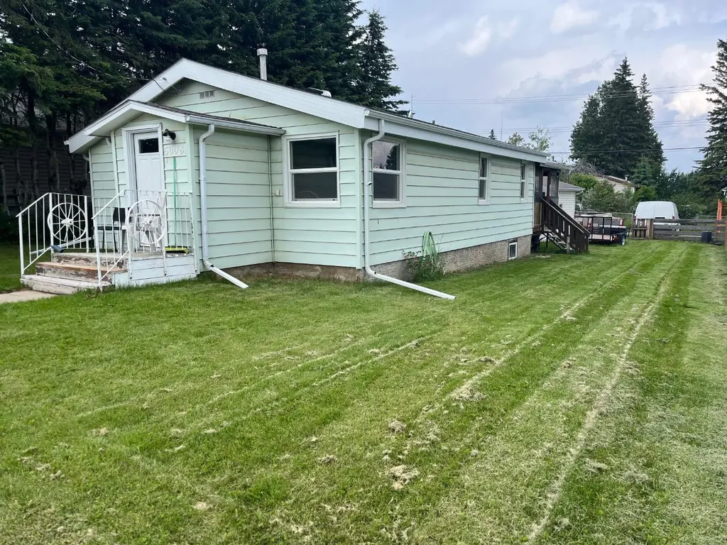 5008 48 Avenue Caroline AB T0M 0M0