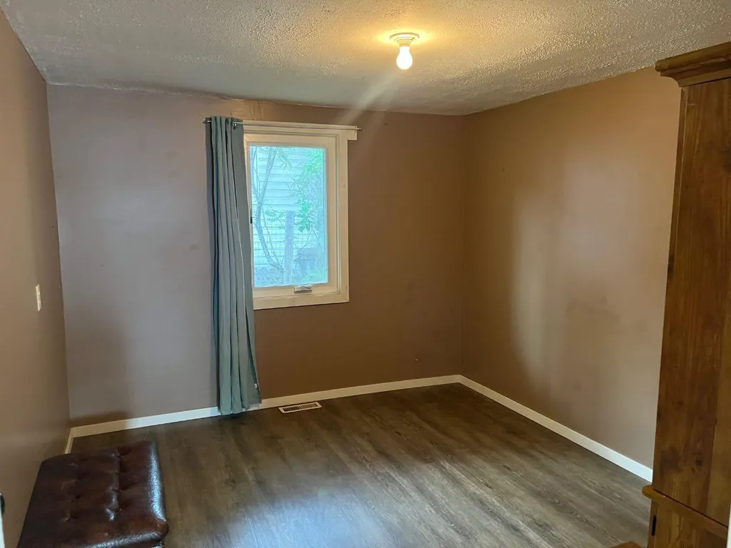 5008 48 Avenue Caroline AB T0M 0M0