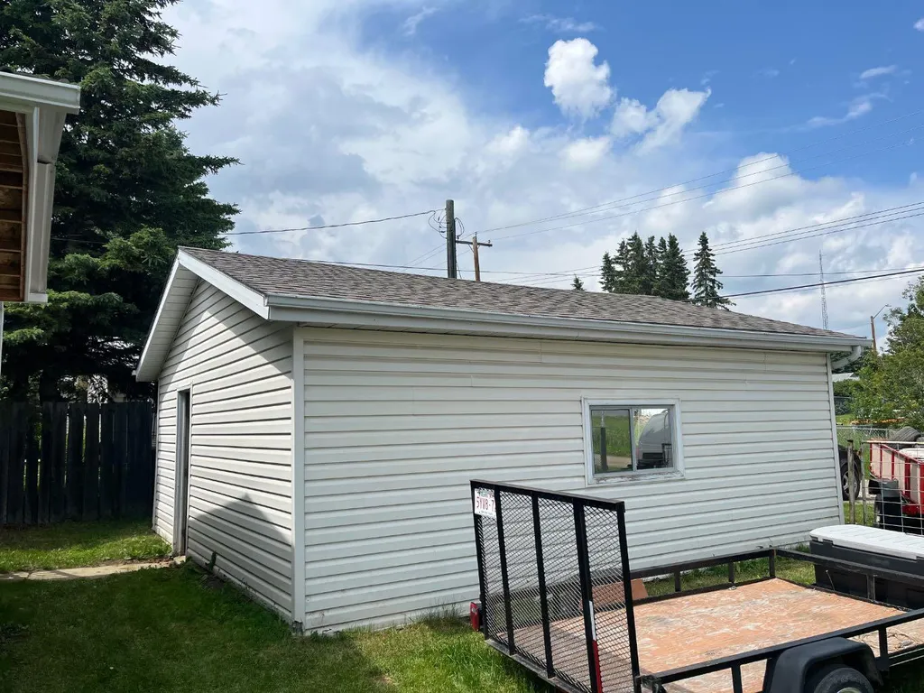 5008 48 Avenue Caroline AB T0M 0M0