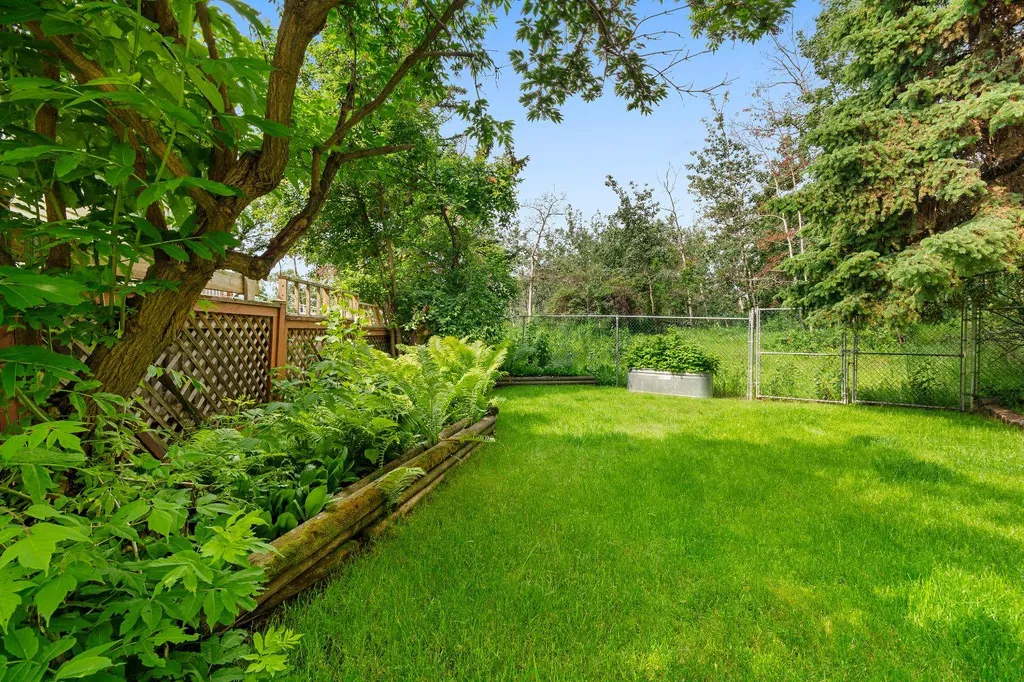 10128 85 Avenue Grande Prairie AB T8V 3K8