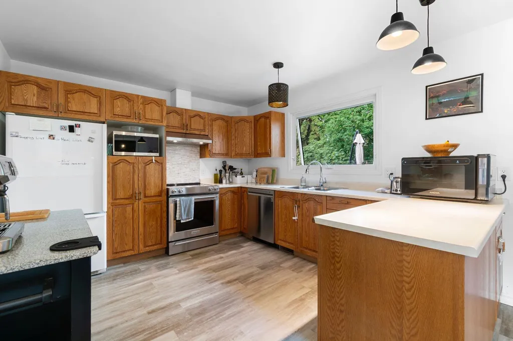 10128 85 Avenue Grande Prairie AB T8V 3K8
