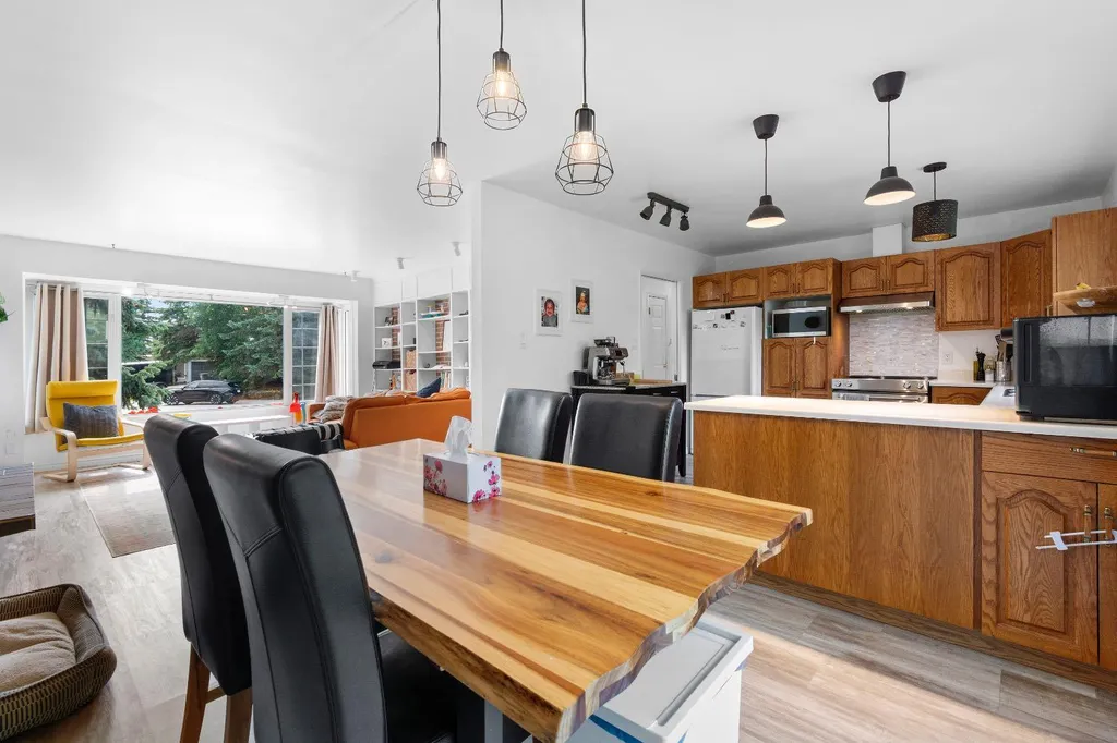 10128 85 Avenue Grande Prairie AB T8V 3K8