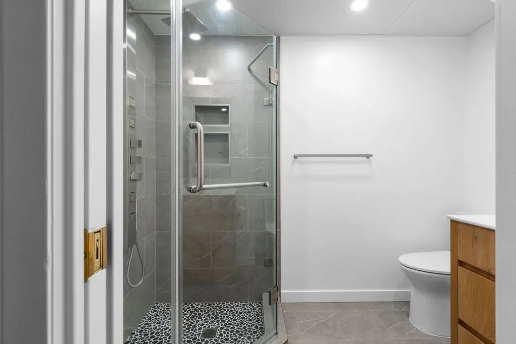 10128 85 Avenue Grande Prairie AB T8V 3K8