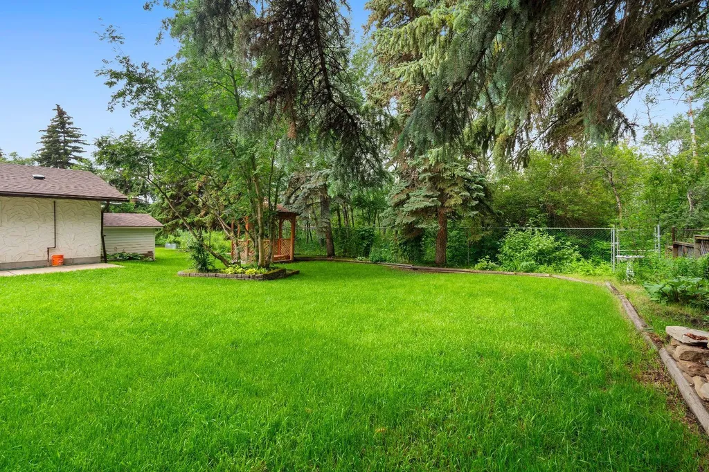 10128 85 Avenue Grande Prairie AB T8V 3K8