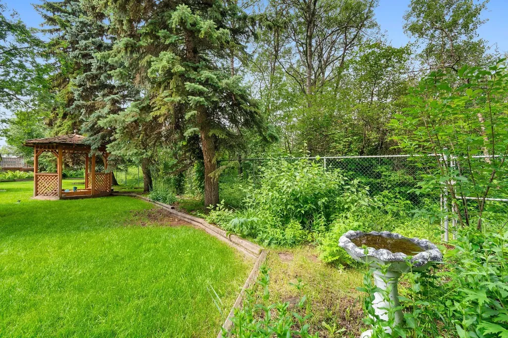 10128 85 Avenue Grande Prairie AB T8V 3K8