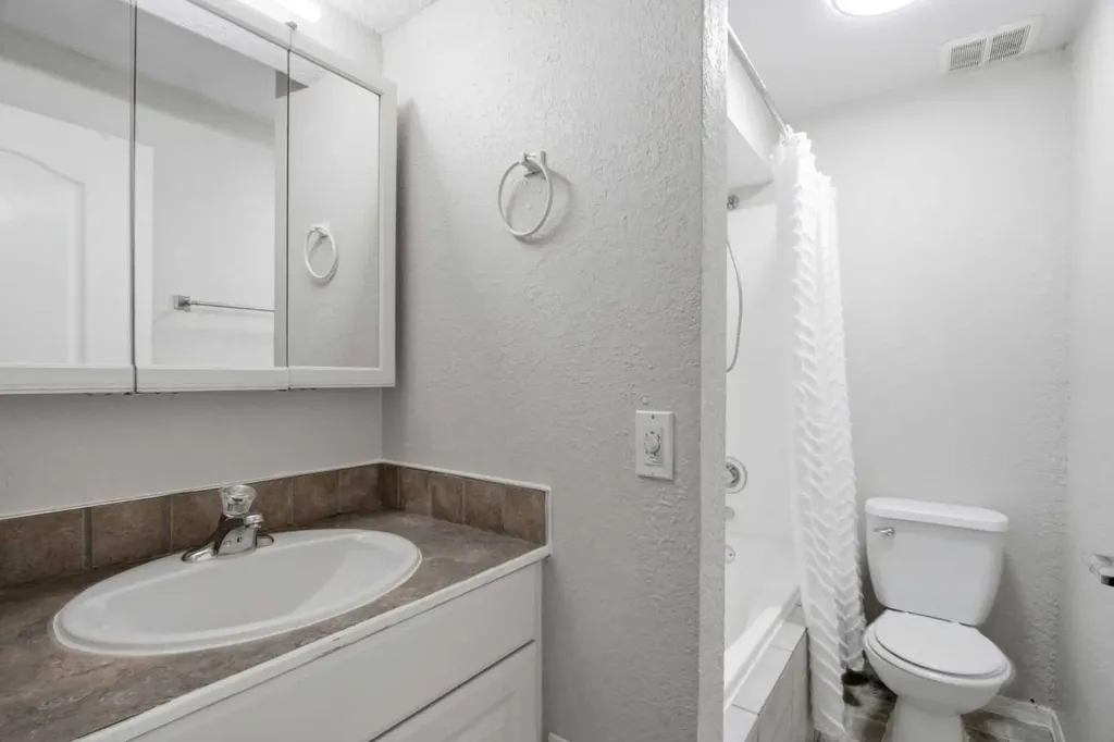 1044 Creek Springs Rise NW Airdrie AB T4B 2V5