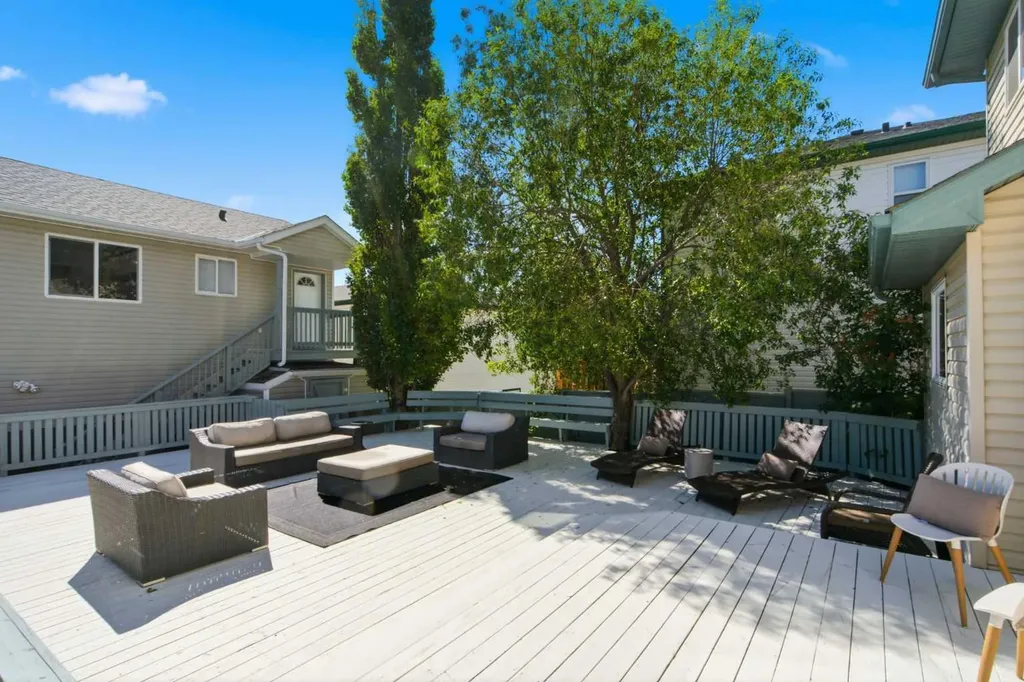 1044 Creek Springs Rise NW Airdrie AB T4B 2V5