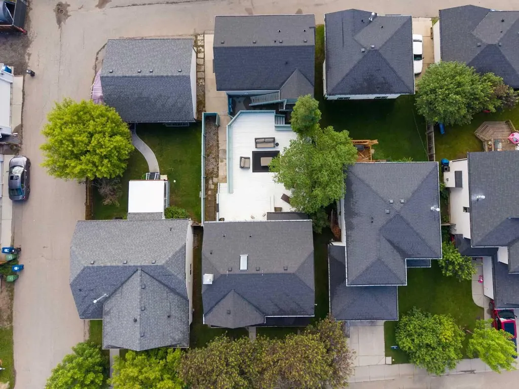 1044 Creek Springs Rise NW Airdrie AB T4B 2V5