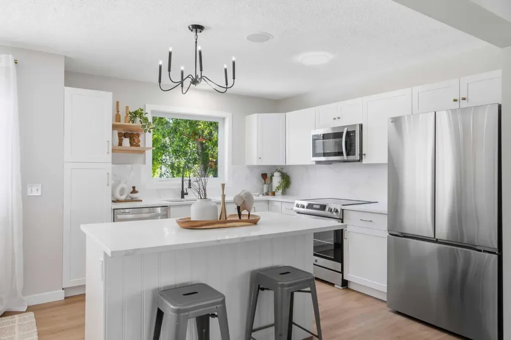 1044 Creek Springs Rise NW Airdrie AB T4B 2V5