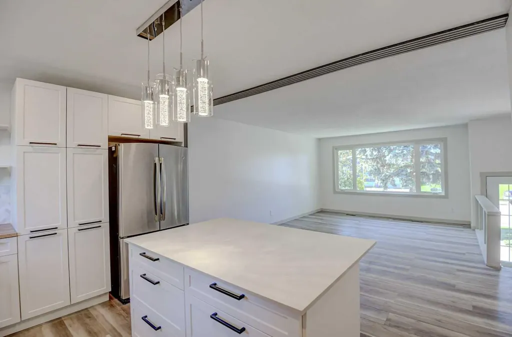205 Allan Crescent SE Calgary AB T2J 0T3