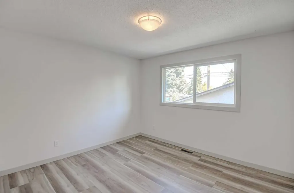 205 Allan Crescent SE Calgary AB T2J 0T3