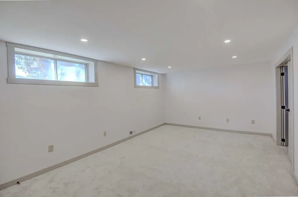 205 Allan Crescent SE Calgary AB T2J 0T3