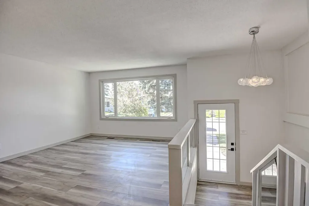 205 Allan Crescent SE Calgary AB T2J 0T3