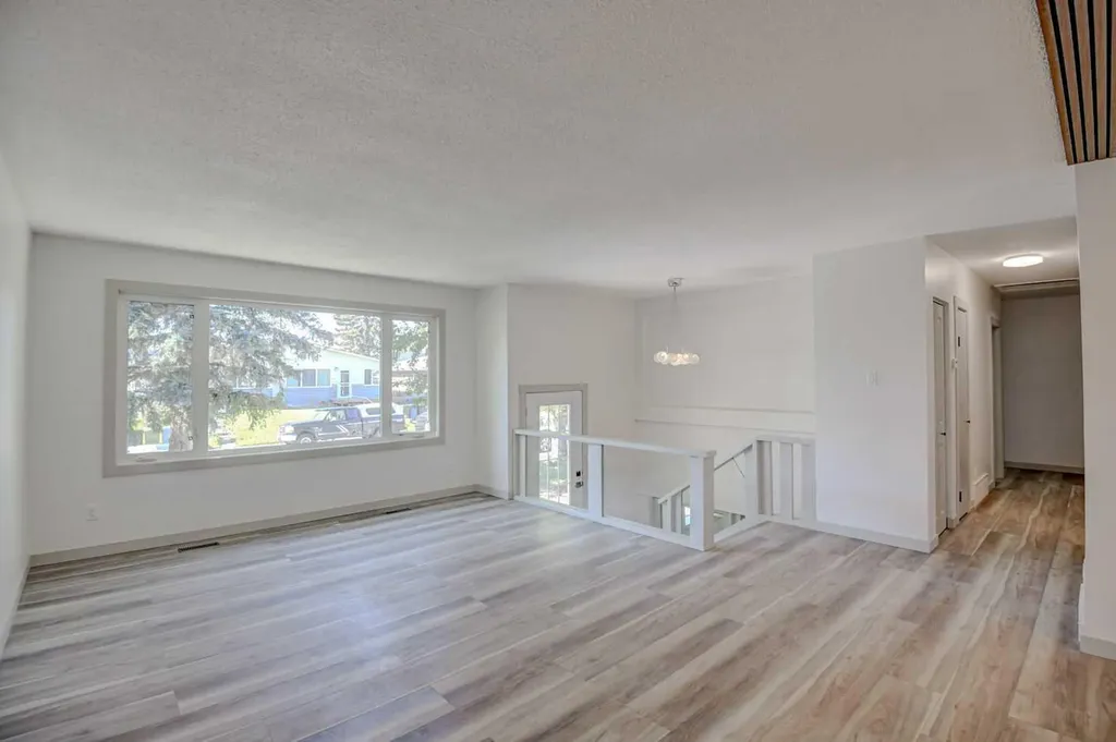 205 Allan Crescent SE Calgary AB T2J 0T3