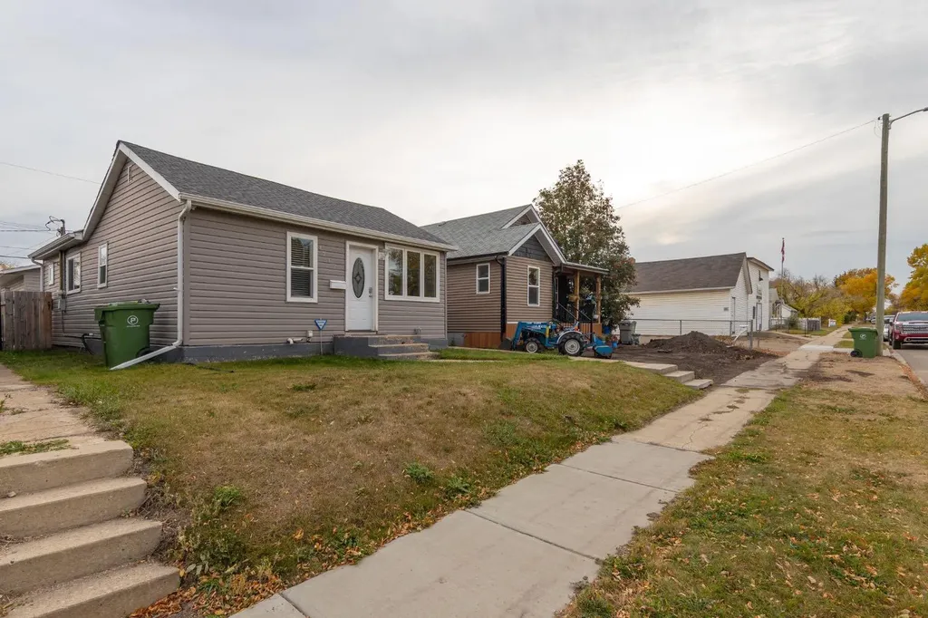 4717 49 Street Lloydminster SK S9V0L7