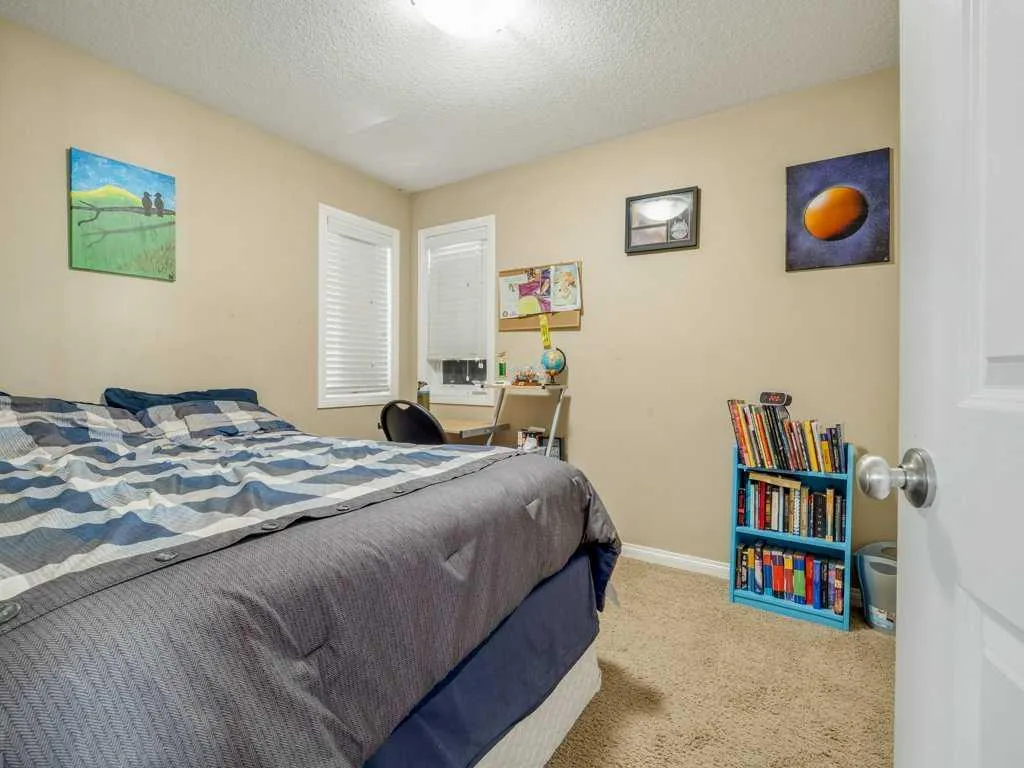 17 Coalbanks Link W Lethbridge AB T1J 4H6