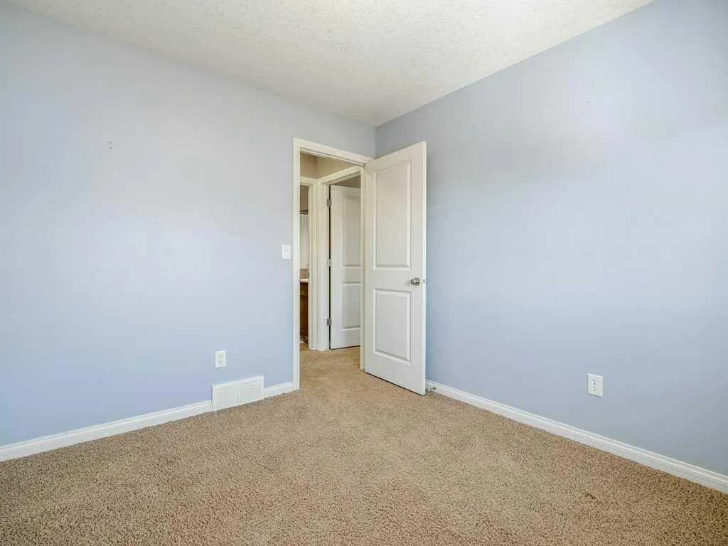 17 Coalbanks Link W Lethbridge AB T1J 4H6