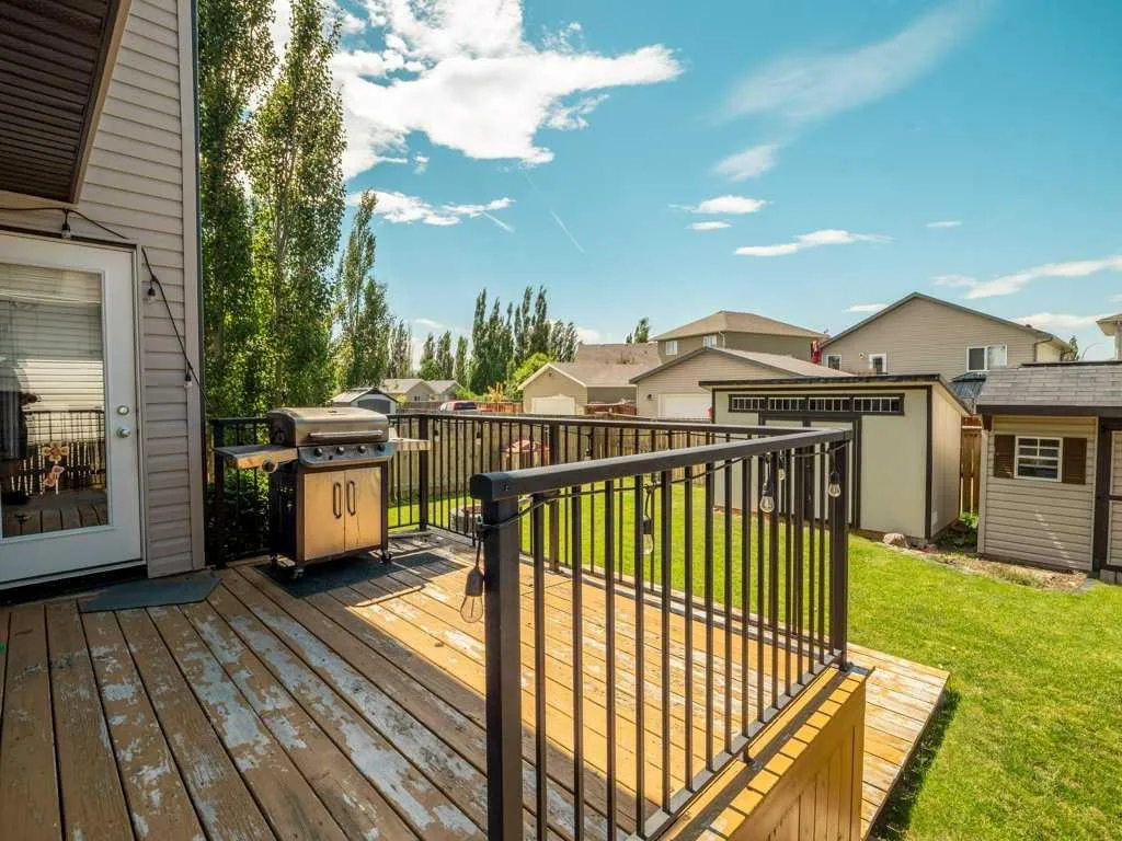 17 Coalbanks Link W Lethbridge AB T1J 4H6