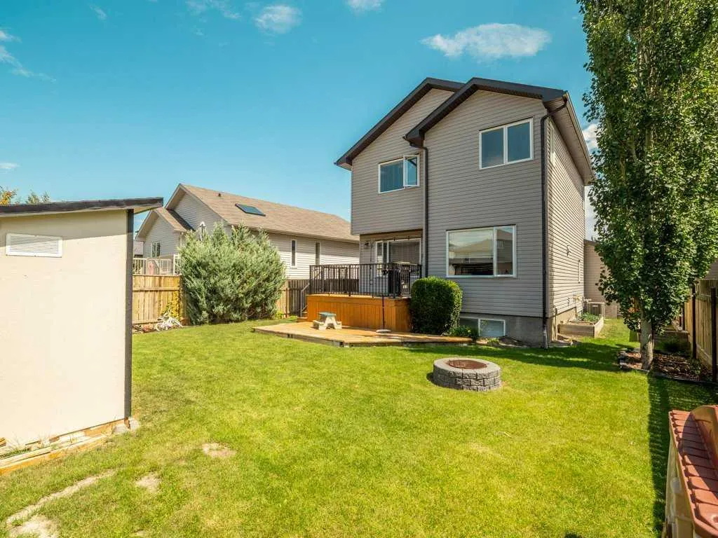 17 Coalbanks Link W Lethbridge AB T1J 4H6