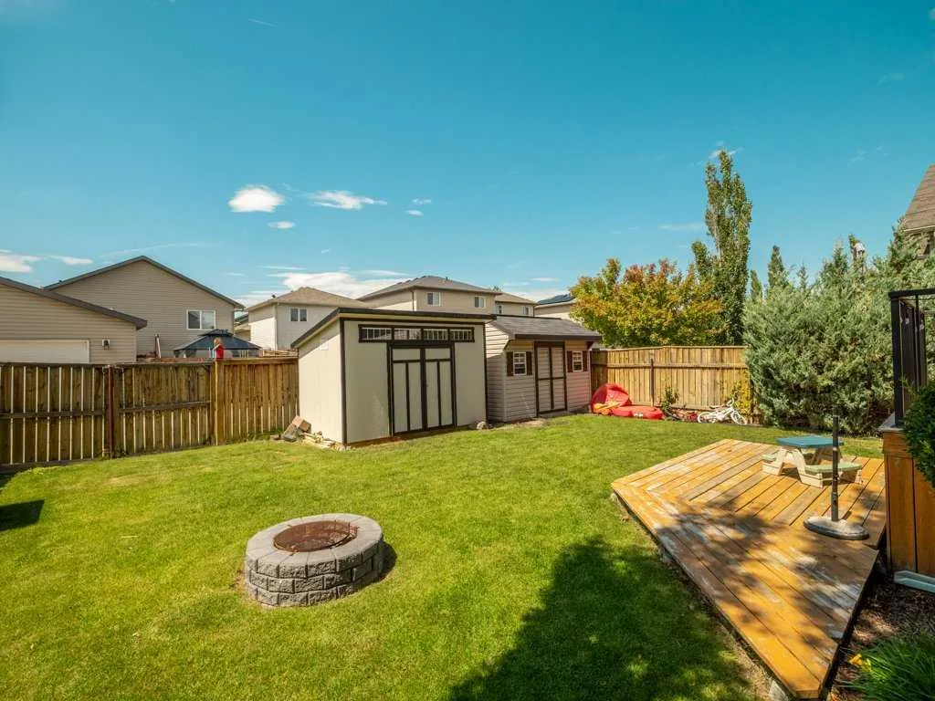 17 Coalbanks Link W Lethbridge AB T1J 4H6