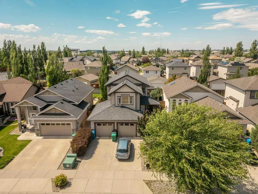 17 Coalbanks Link W Lethbridge AB T1J 4H6