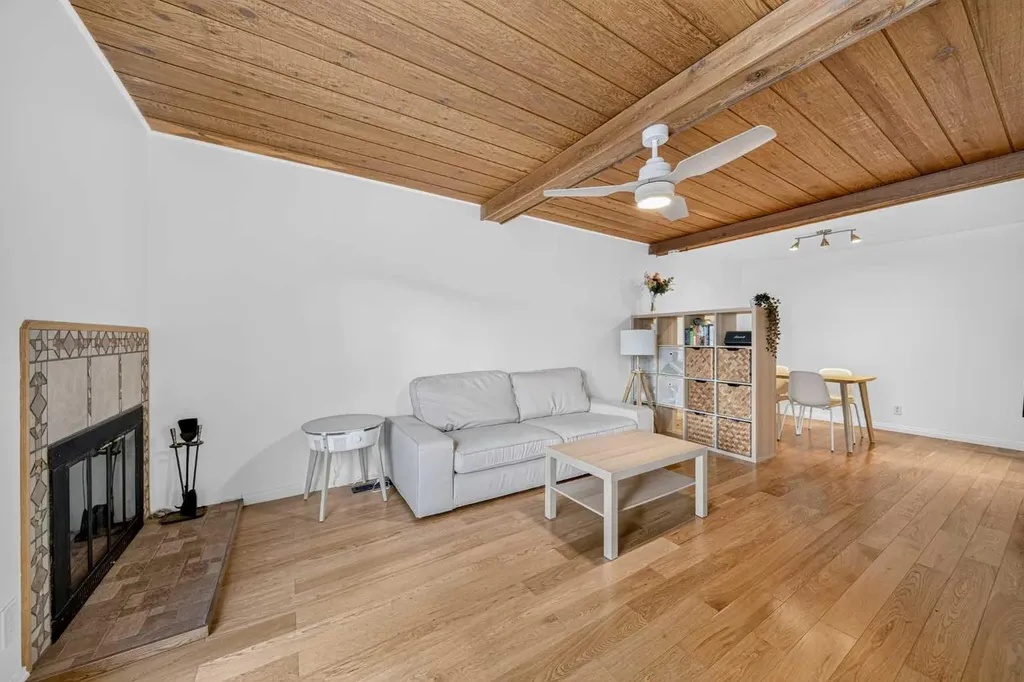 4915 45 Street SW Calgary AB T3E 3W5