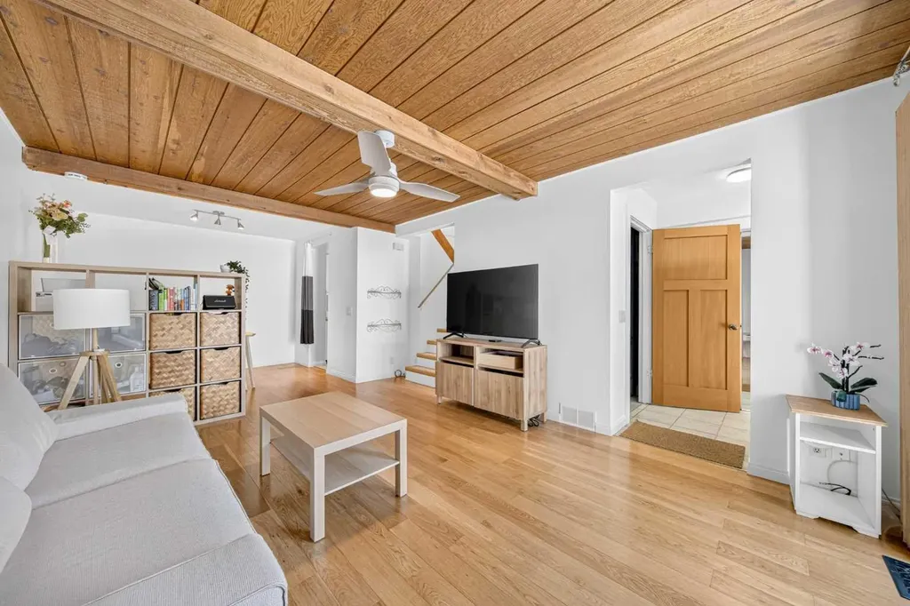 4915 45 Street SW Calgary AB T3E 3W5