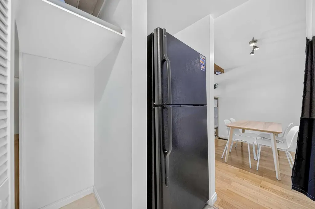 4915 45 Street SW Calgary AB T3E 3W5