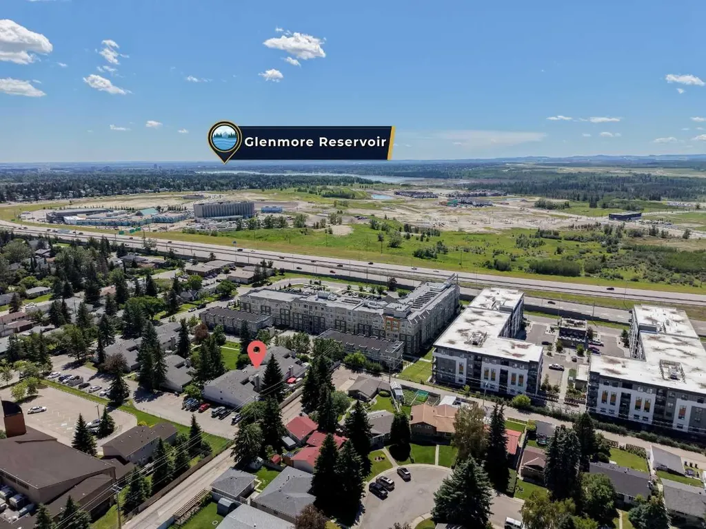 4915 45 Street SW Calgary AB T3E 3W5