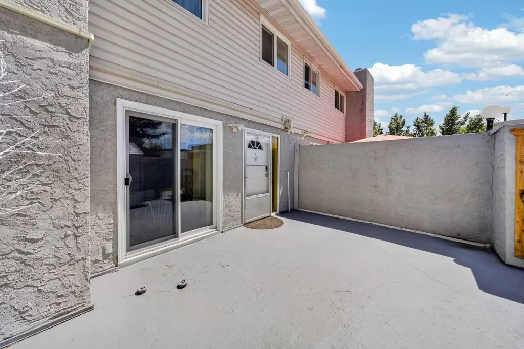 4915 45 Street SW Calgary AB T3E 3W5