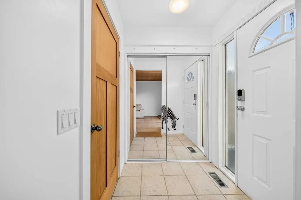 4915 45 Street SW Calgary AB T3E 3W5