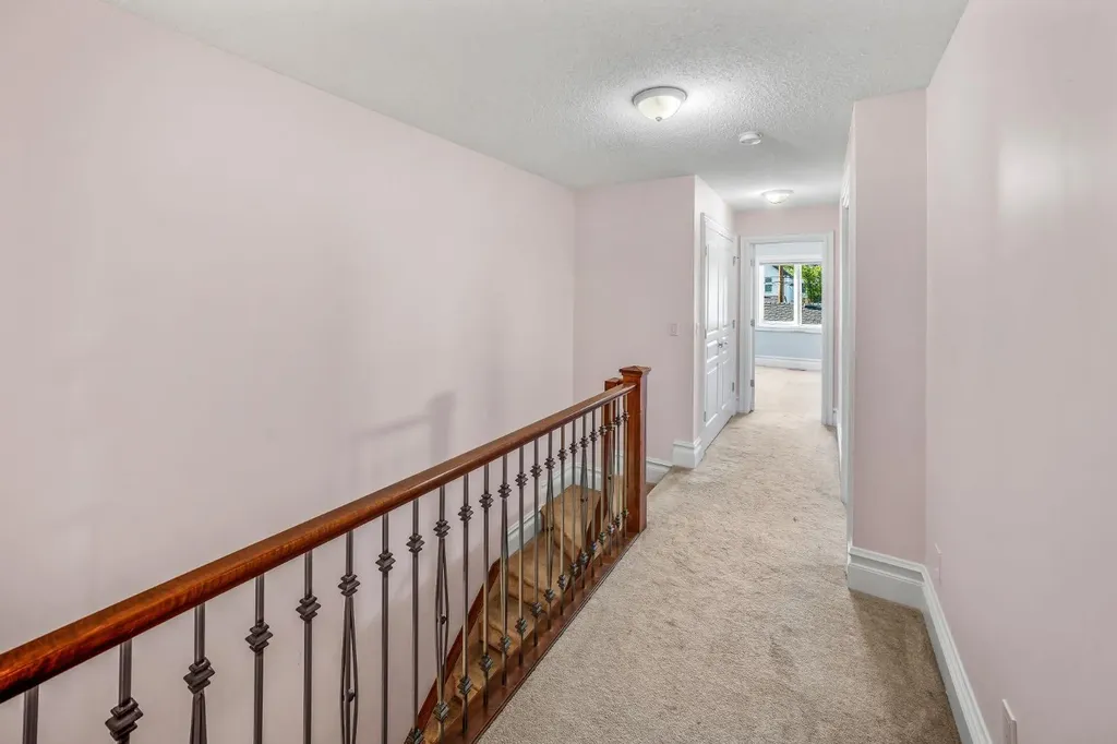 2530 3 Avenue NW Calgary AB T2N 0L3