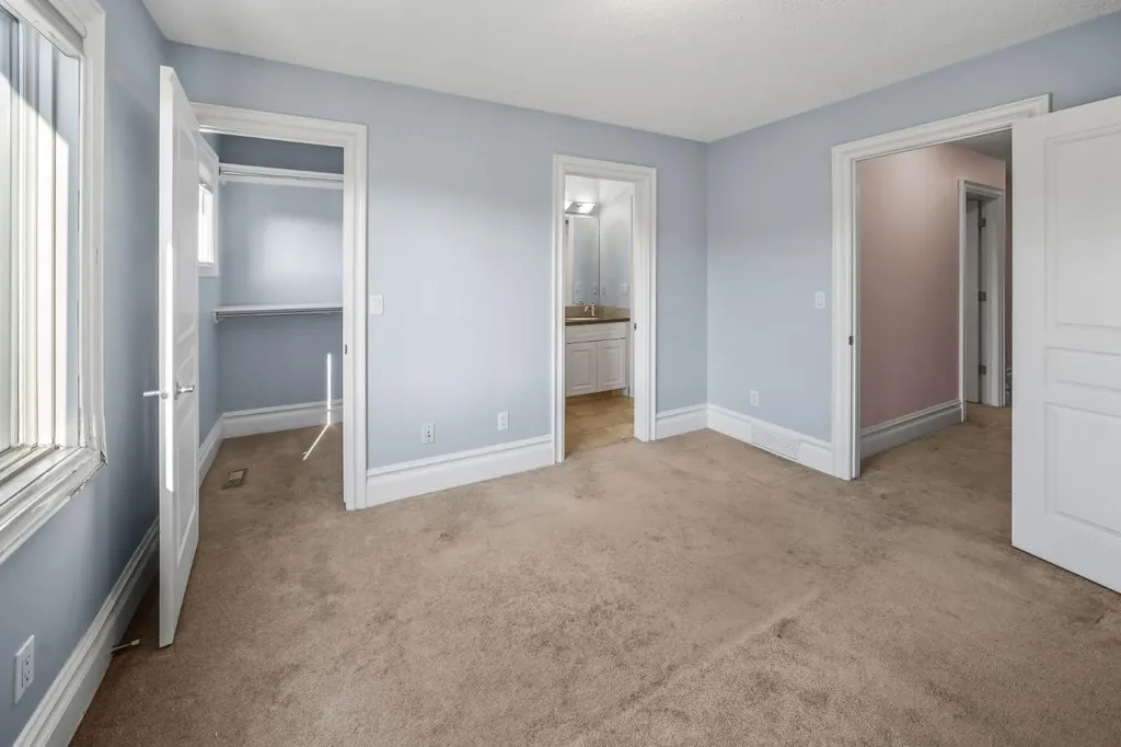 2530 3 Avenue NW Calgary AB T2N 0L3