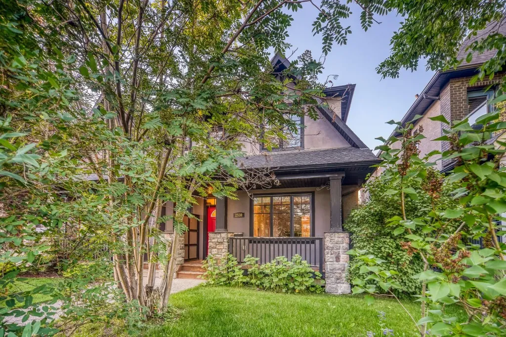 2530 3 Avenue NW Calgary AB T2N 0L3