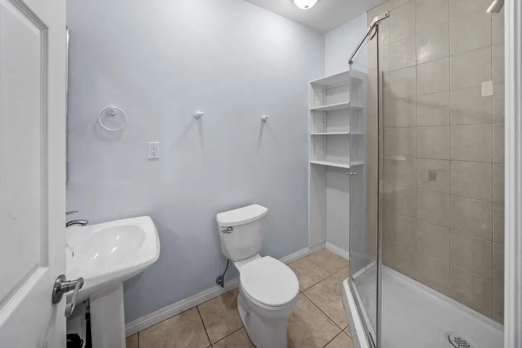 2530 3 Avenue NW Calgary AB T2N 0L3