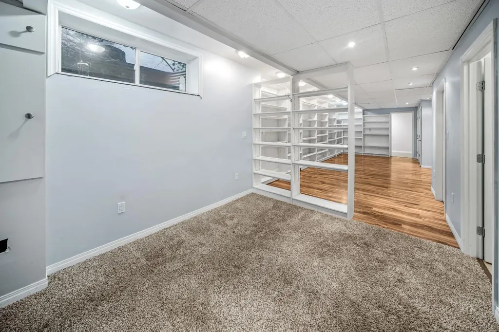 2530 3 Avenue NW Calgary AB T2N 0L3