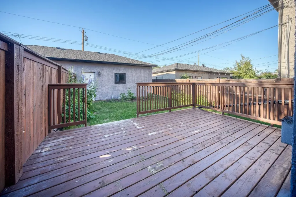 2530 3 Avenue NW Calgary AB T2N 0L3