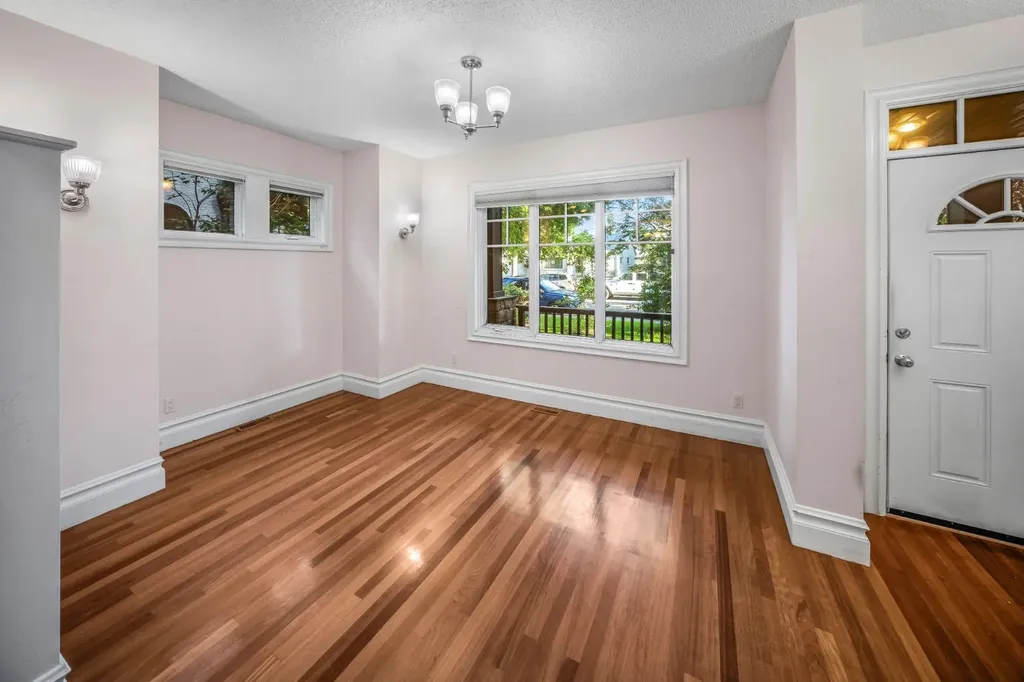 2530 3 Avenue NW Calgary AB T2N 0L3