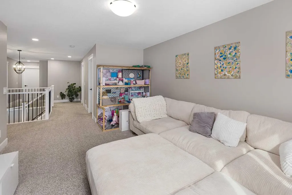 1595 Baywater Street SW Airdrie AB T4B 5K6