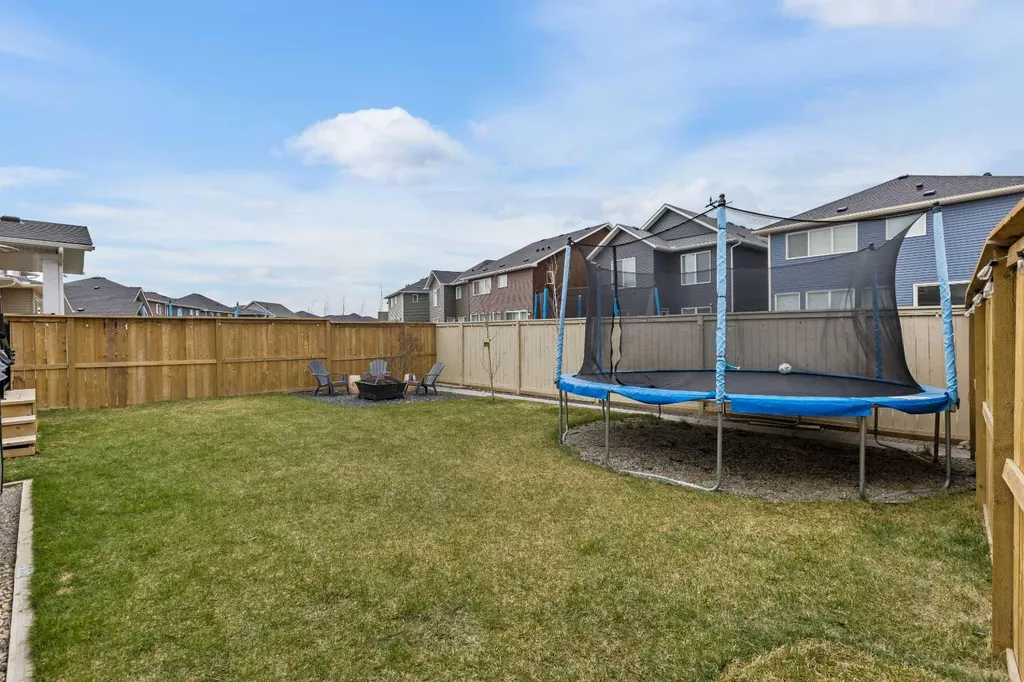 1595 Baywater Street SW Airdrie AB T4B 5K6