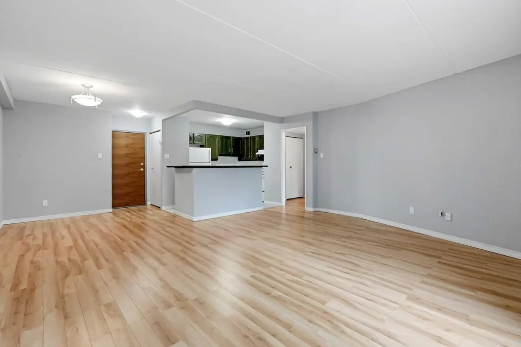 735 12 Avenue SW Calgary AB T2R 1J7