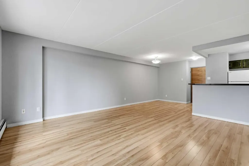 735 12 Avenue SW Calgary AB T2R 1J7
