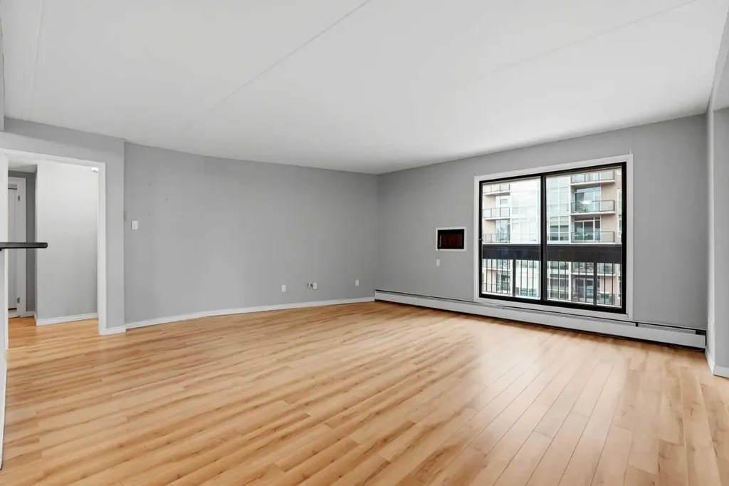 735 12 Avenue SW Calgary AB T2R 1J7